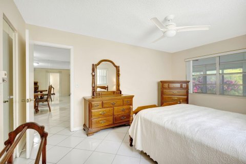 Купить виллу или дом в Уэст-Палм-Бич, Флорида 2 спальни, 96.25м2, № 1098937 - фото 23