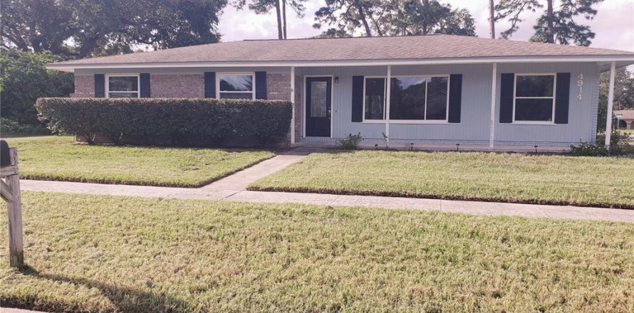 House in Jacksonville, Florida 4 bedrooms, 186.55 sq.m. № 1394624