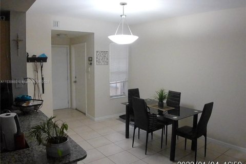 Condominio en venta en Miramar, Florida, 1 dormitorio, 78.97 m2 № 1004705 - foto 17
