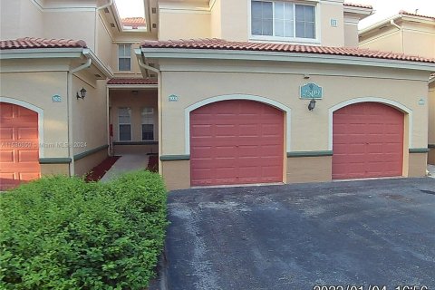 Condominio en venta en Miramar, Florida, 1 dormitorio, 78.97 m2 № 1004705 - foto 2
