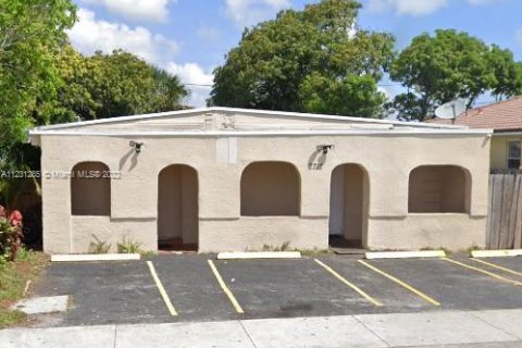 Купить виллу или дом в Форт-Лодердейл, Флорида 6 спален, 173.36м2, № 16585 - фото 3