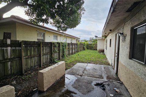 Villa ou maison à vendre à Fort Lauderdale, Floride: 6 chambres, 173.36 m2 № 16585 - photo 21