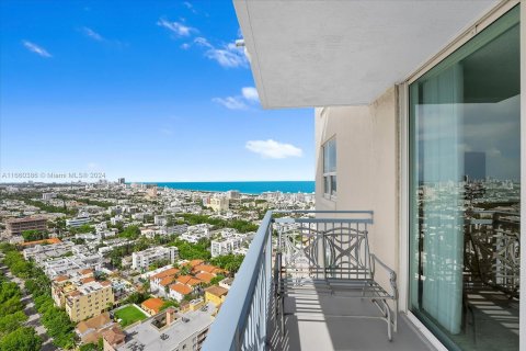 Condo in Miami Beach, Florida, 2 bedrooms  № 1367164 - photo 24