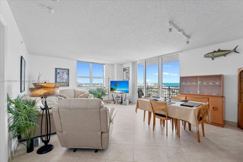 Copropriété à vendre à Miami Beach, Floride: 2 chambres, 104.98 m2 № 1367164 - photo 9