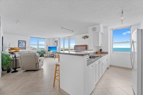 Copropriété à vendre à Miami Beach, Floride: 2 chambres, 104.98 m2 № 1367164 - photo 4