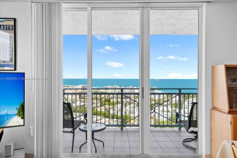 Copropriété à vendre à Miami Beach, Floride: 2 chambres, 104.98 m2 № 1367164 - photo 10