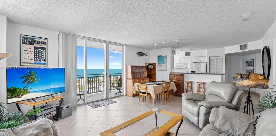 Condominio en Miami Beach, Florida, 2 dormitorios  № 1367164