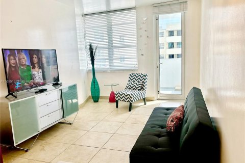 Condo in Miami Beach, Florida  № 1367118 - photo 1