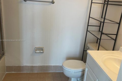 Apartamento en alquiler en Miami, Florida, 2 dormitorios, 84.54 m2 № 1367121 - foto 12