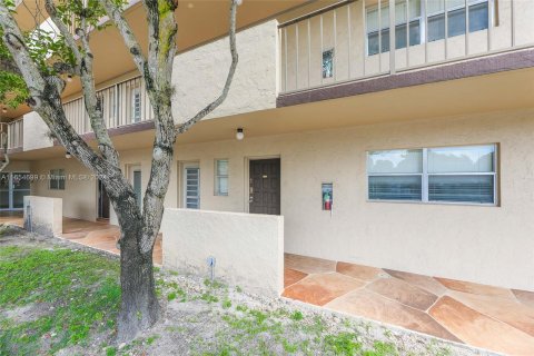 Copropriété à vendre à Lauderhill, Floride: 2 chambres, 104.98 m2 № 1367120 - photo 3