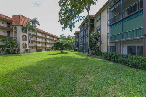 Condo in Lauderhill, Florida, 2 bedrooms  № 1367120 - photo 29