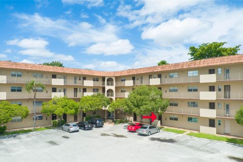 Condominio en venta en Lauderhill, Florida, 2 dormitorios, 104.98 m2 № 1367120 - foto 2