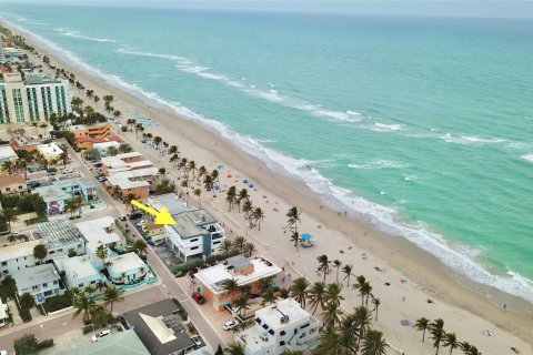 Condominio en venta en Hollywood, Florida, 4 dormitorios, 236.9 m2 № 1005504 - foto 9