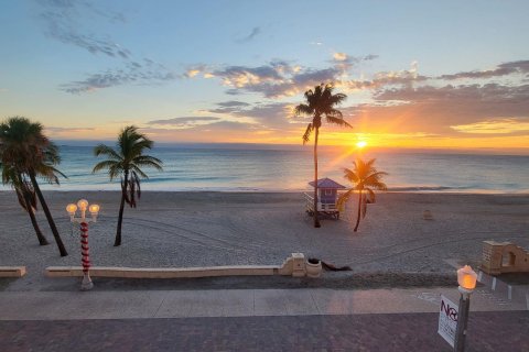 Condominio en venta en Hollywood, Florida, 4 dormitorios, 236.9 m2 № 1005504 - foto 7