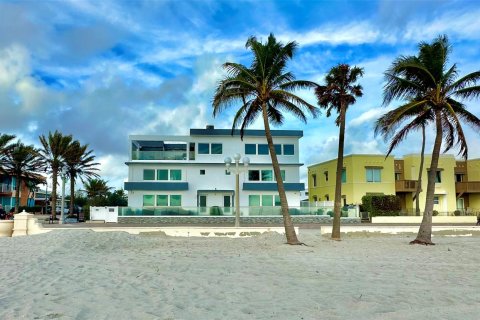 Copropriété à vendre à Hollywood, Floride: 4 chambres, 236.9 m2 № 1005504 - photo 5