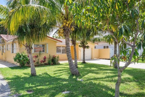 Villa ou maison à vendre à Hallandale Beach, Floride: 3 chambres, 139.54 m2 № 1098202 - photo 2