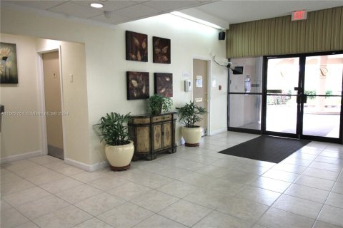 Condominio en venta en Pembroke Pines, Florida, 2 dormitorios, 104.05 m2 № 1098203 - foto 30