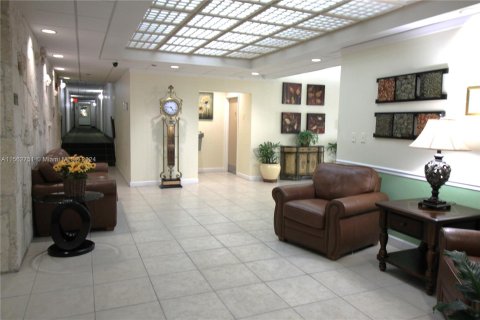 Condominio en venta en Pembroke Pines, Florida, 2 dormitorios, 104.05 m2 № 1098203 - foto 29