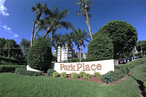 Copropriété à vendre à Pembroke Pines, Floride: 2 chambres, 104.05 m2 № 1098203 - photo 1