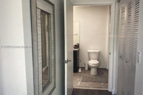 Immobilier commercial à vendre à Miami, Floride: 348.01 m2 № 778840 - photo 19