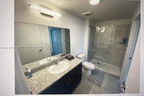 Propiedad comercial en venta en Miami, Florida, 348.01 m2 № 778840 - foto 18