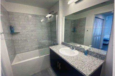 Immobilier commercial à vendre à Miami, Floride: 348.01 m2 № 778840 - photo 8