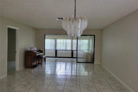 Купить виллу или дом в Дирфилд-Бич, Флорида 2 спальни, 131.46м2, № 1155575 - фото 2