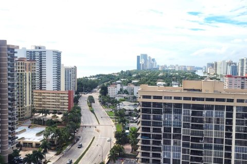 Condominio en alquiler en Hallandale Beach, Florida, 1 dormitorio, 80.82 m2 № 1364941 - foto 7