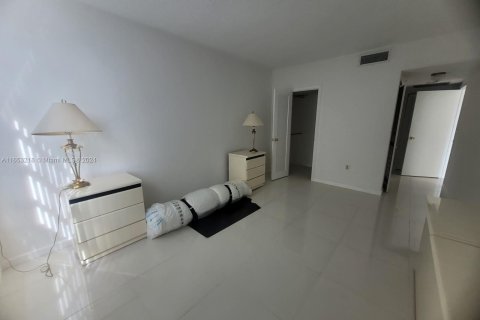 Copropriété à louer à Hallandale Beach, Floride: 1 chambre, 80.82 m2 № 1364941 - photo 14