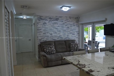 House in Homestead, Florida 4 bedrooms, 144.18 sq.m. № 1364129 - photo 7