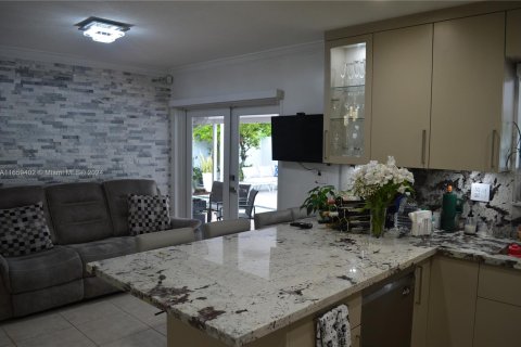 Casa en venta en Homestead, Florida, 4 dormitorios, 144.18 m2 № 1364129 - foto 8