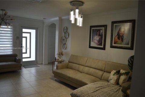 Casa en venta en Homestead, Florida, 4 dormitorios, 144.18 m2 № 1364129 - foto 9