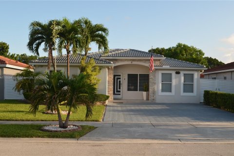 House in Homestead, Florida 4 bedrooms, 144.18 sq.m. № 1364129 - photo 2