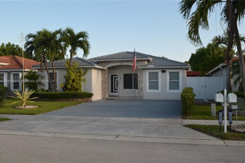 House in Homestead, Florida 4 bedrooms, 144.18 sq.m. № 1364129 - photo 3