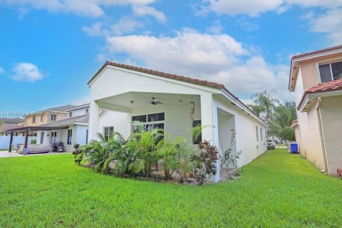 Villa ou maison à vendre à Pembroke Pines, Floride: 3 chambres, 171.87 m2 № 1364105 - photo 26