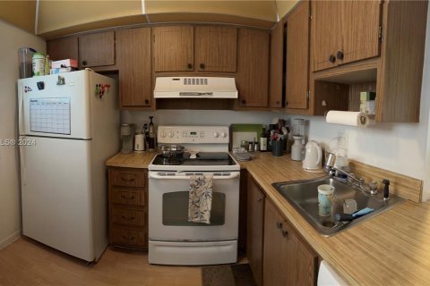 Condo in Plantation, Florida, 1 bedroom  № 1330168 - photo 5