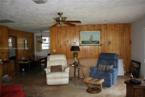 House in Marathon, Florida 2 bedrooms, 147.16 sq.m. № 1330212 - photo 20