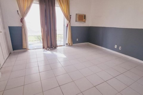 Condo in West Palm Beach, Florida, 1 bedroom  № 805332 - photo 21