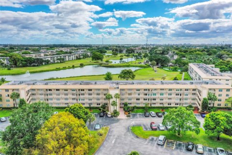 Condo in Coconut Creek, Florida, 2 bedrooms  № 1104736 - photo 16