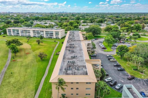 Condo in Coconut Creek, Florida, 2 bedrooms  № 1104736 - photo 13