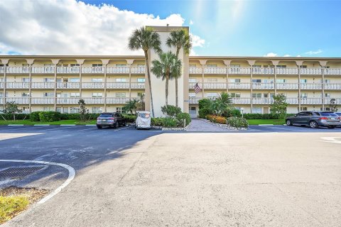 Condo in Coconut Creek, Florida, 2 bedrooms  № 1104736 - photo 3