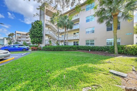 Condo in Coconut Creek, Florida, 2 bedrooms  № 1104736 - photo 21