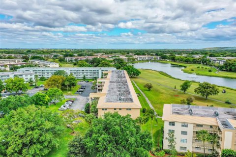 Condo in Coconut Creek, Florida, 2 bedrooms  № 1104736 - photo 15