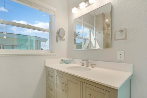 Casa en venta en Jensen Beach, Florida, 2 dormitorios, 99.59 m2 № 1104735 - foto 9