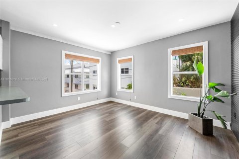 Copropriété à vendre à Miami Beach, Floride: 2 chambres, 88.44 m2 № 1377406 - photo 12