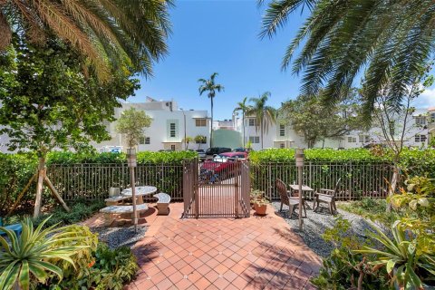 Copropriété à vendre à Miami Beach, Floride: 2 chambres, 88.44 m2 № 1377406 - photo 6