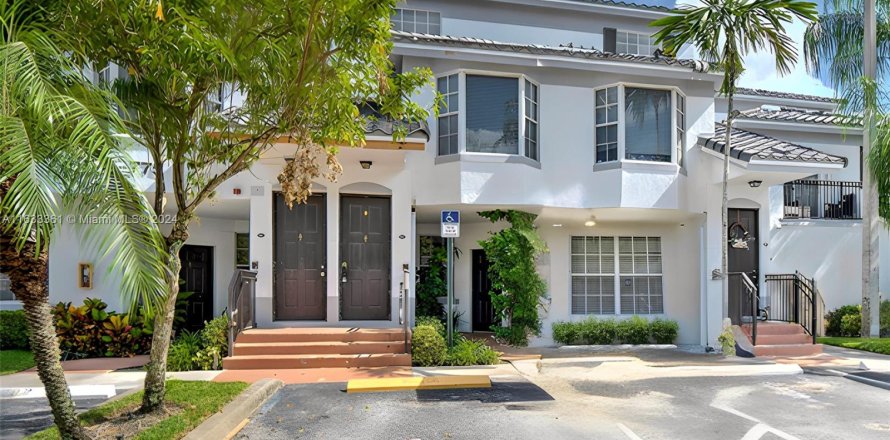 Condo in Sunrise, Florida, 2 bedrooms  № 1321091