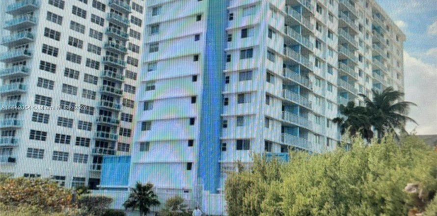 Condo in Miami Beach, Florida, 1 bedroom  № 1321128