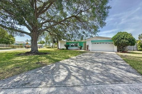 Villa ou maison à vendre à Merrit Island, Floride: 4 chambres, 163.32 m2 № 1133928 - photo 4