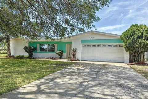 Villa ou maison à vendre à Merrit Island, Floride: 4 chambres, 163.32 m2 № 1133928 - photo 1